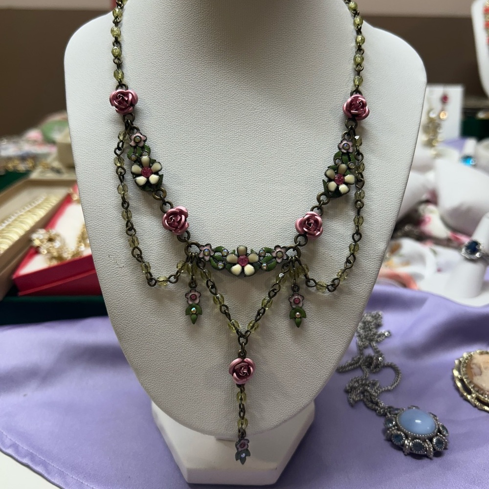 Avon Nina Ricci Necklace with Pink and Green Floral Design
